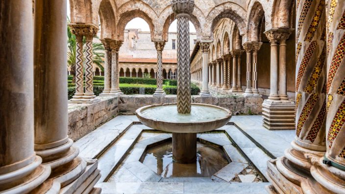 Il Chiostrino e la Fontana del Re